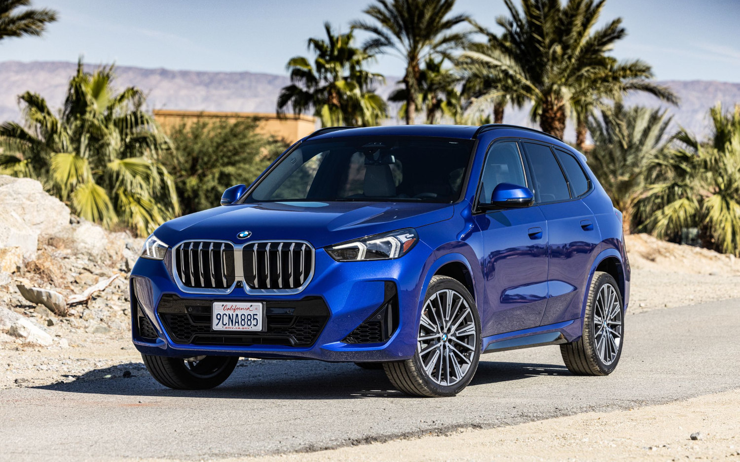 BMW X1 xDrive 28i 2023 SUV Drive